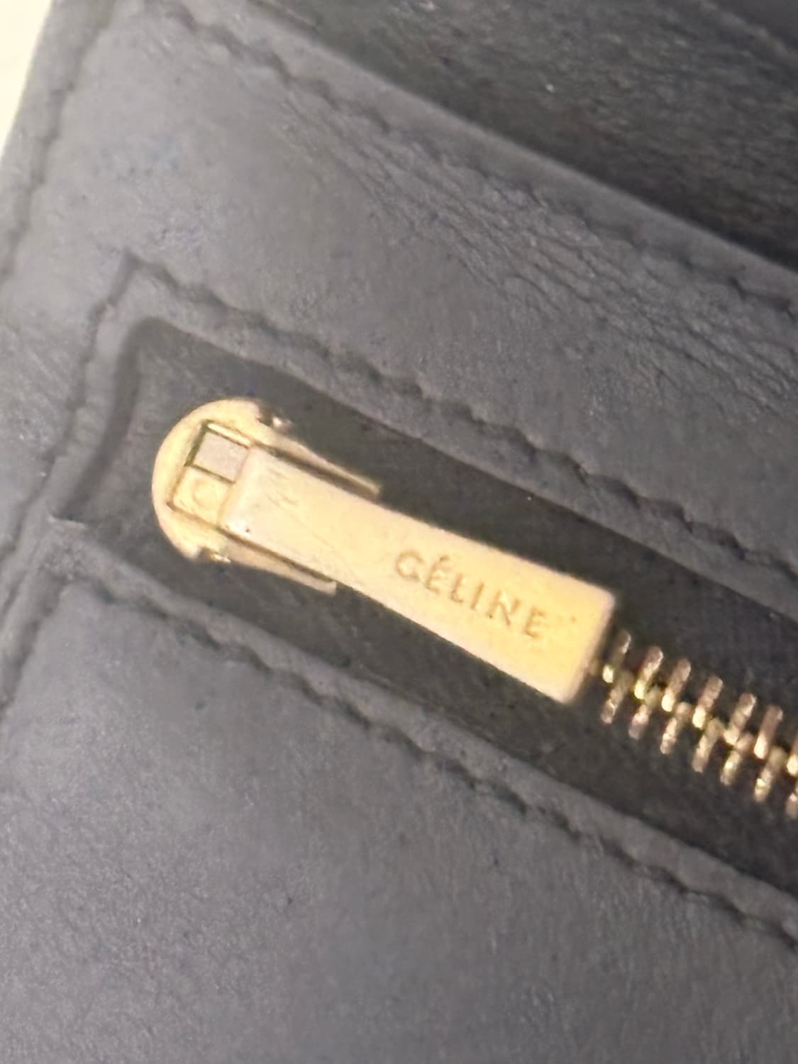 셀린느 바이컬러 스트랩 카프스킨 미디엄 중지갑 상품이미지5