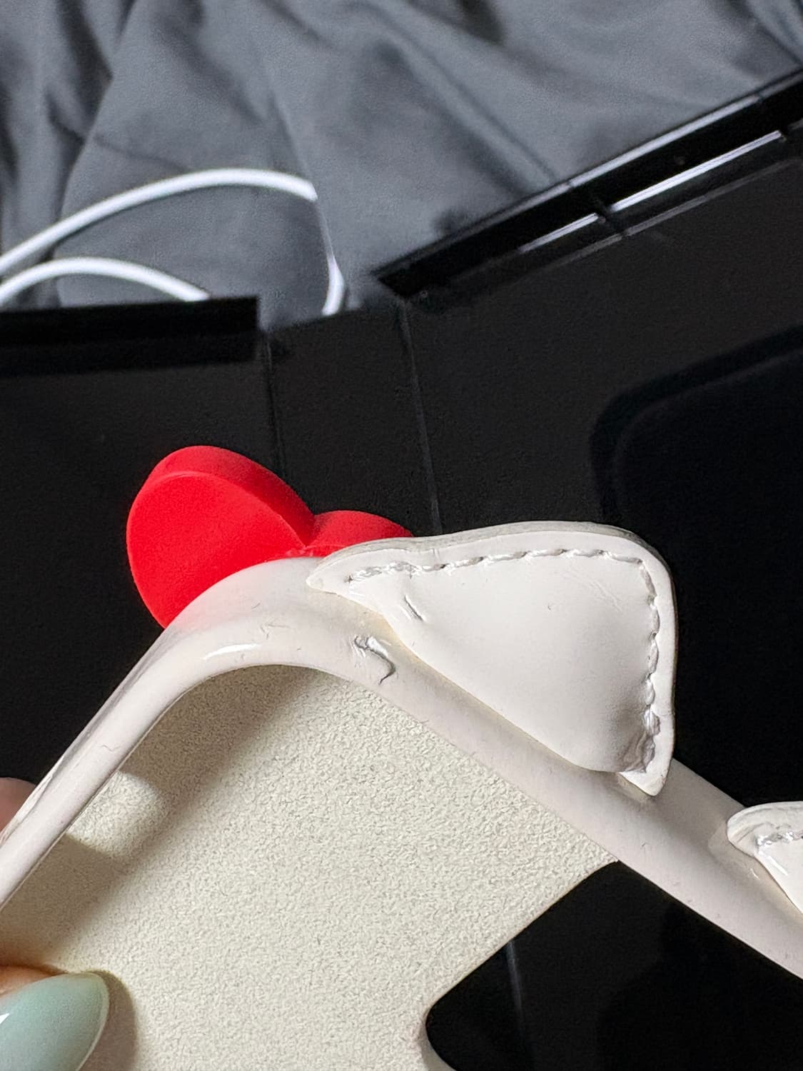 어반소피스티케이션 헬로키티 콜라보 케이스 아이폰 16 상품이미지4