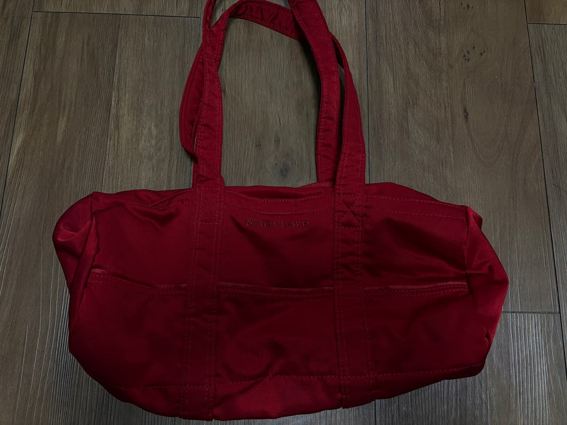 나나크루 미니 더플백 BLOOD RED SATIN 상품이미지2