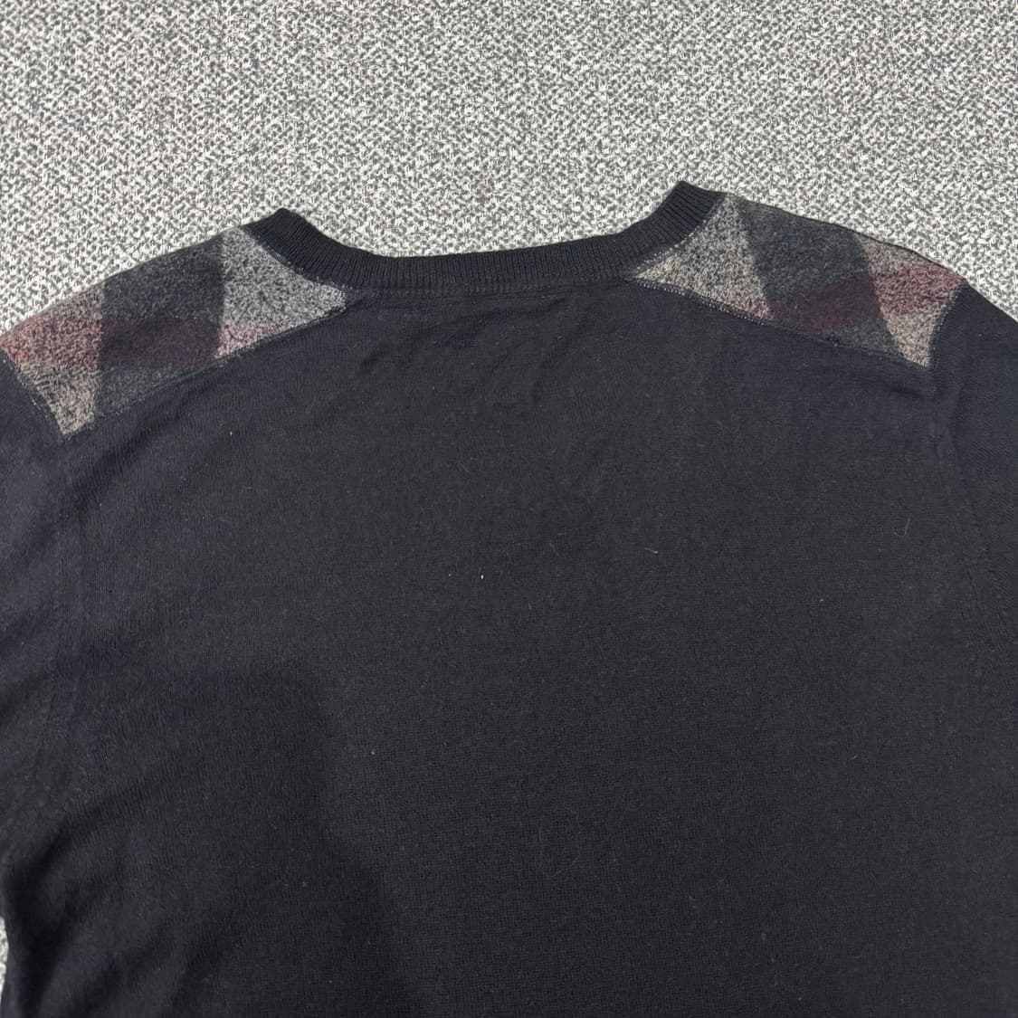 버버리 로고 브이넥 니트 상품이미지5