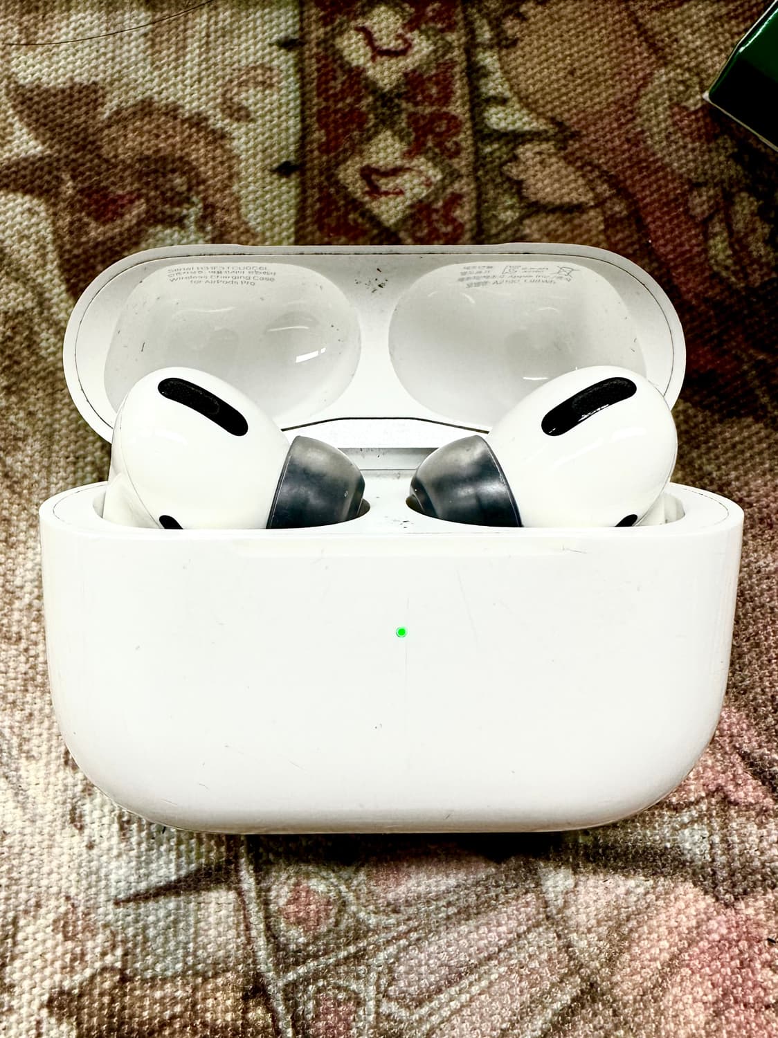 에어팟프로 1세대 (라이트닝8핀) 상품이미지2