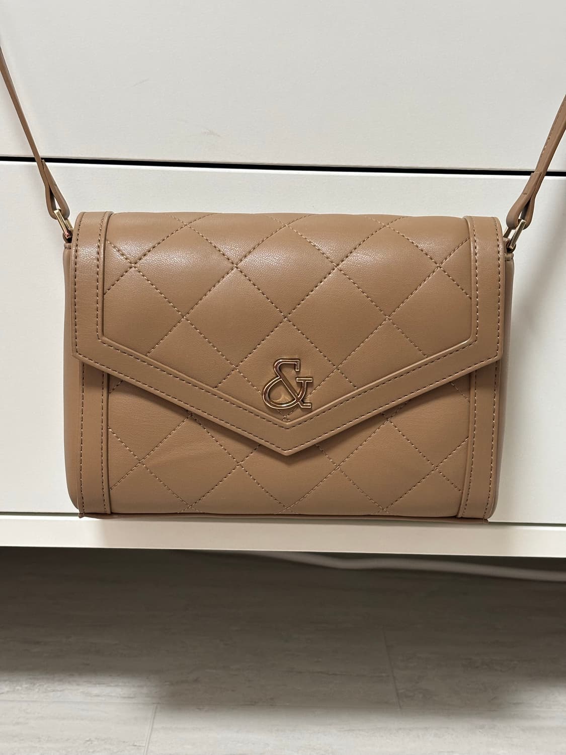 PINKY&DIANNE 핑키앤다이안 베이지 크로스백 가방 브라운 라떼갸루 상품이미지1