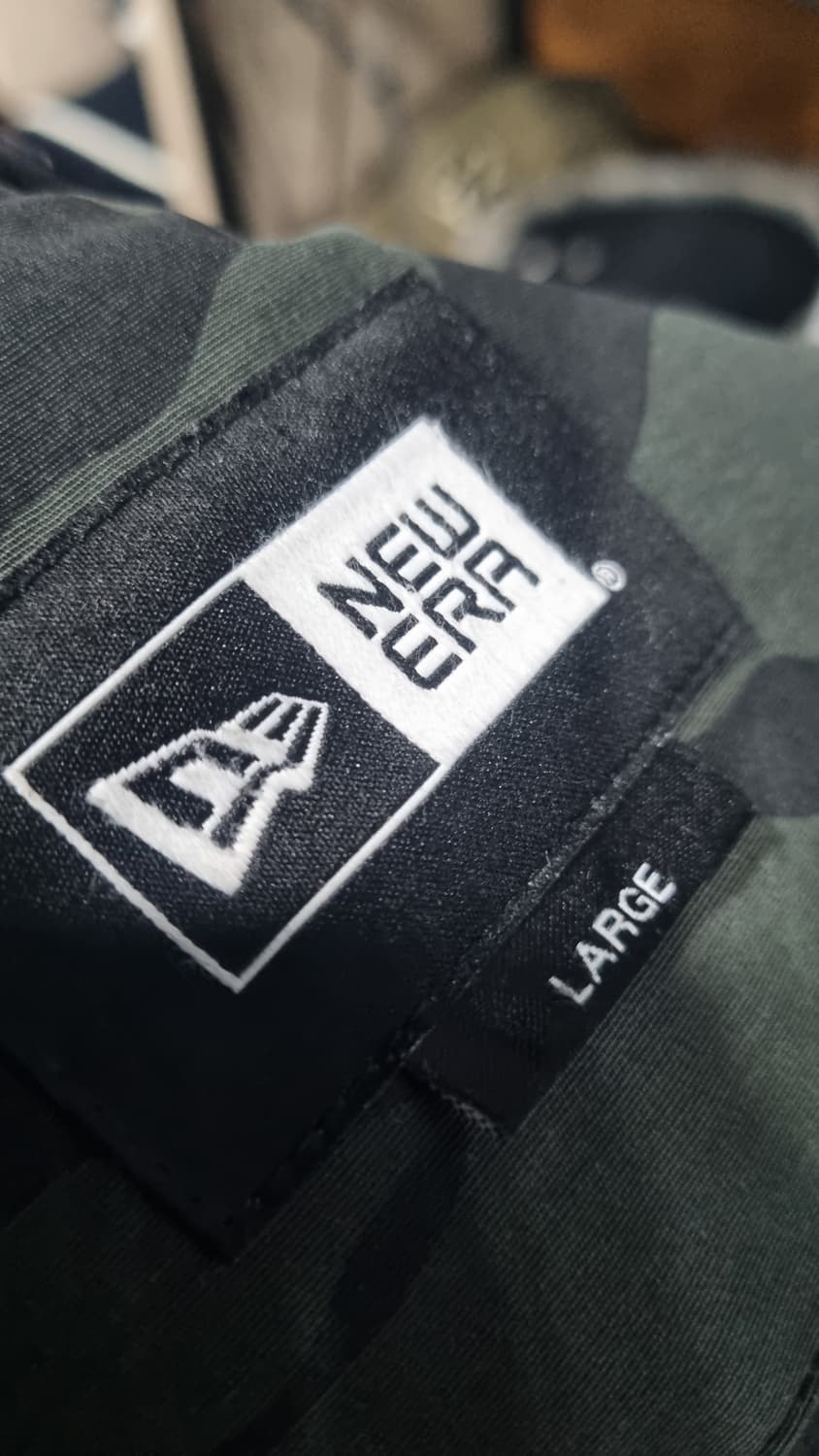 뉴에라 카모 블랙 믹스 패딩 (오리솜털80%) 겨울조끼 L 상품이미지3