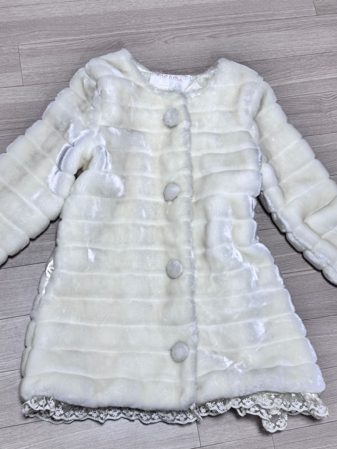 리즈리사 크림아이보리 레이스 퍼자켓 상품이미지5