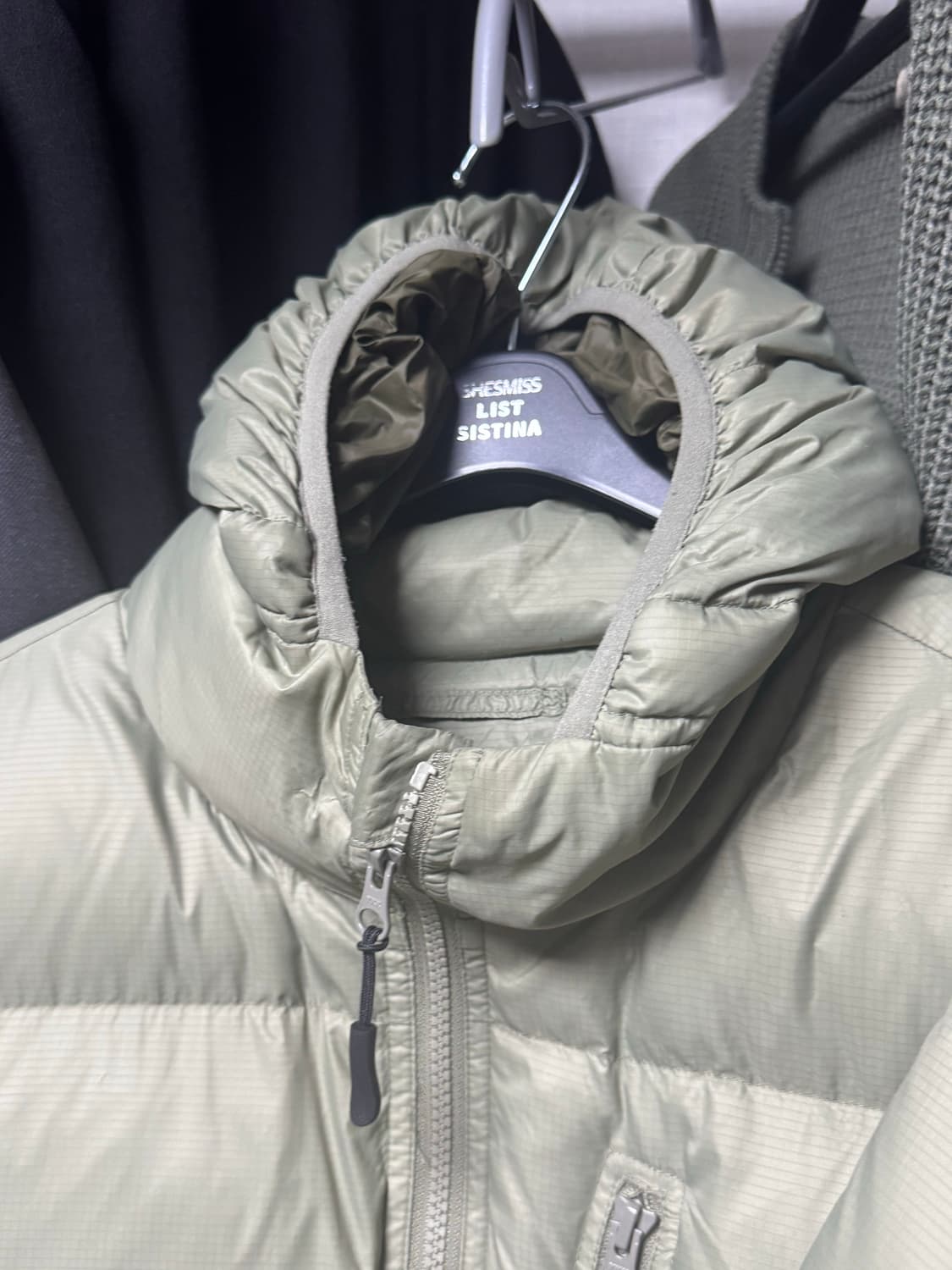 아웃스탠딩 마운틴 다운 파카 올리브 2 사이즈 상품이미지3