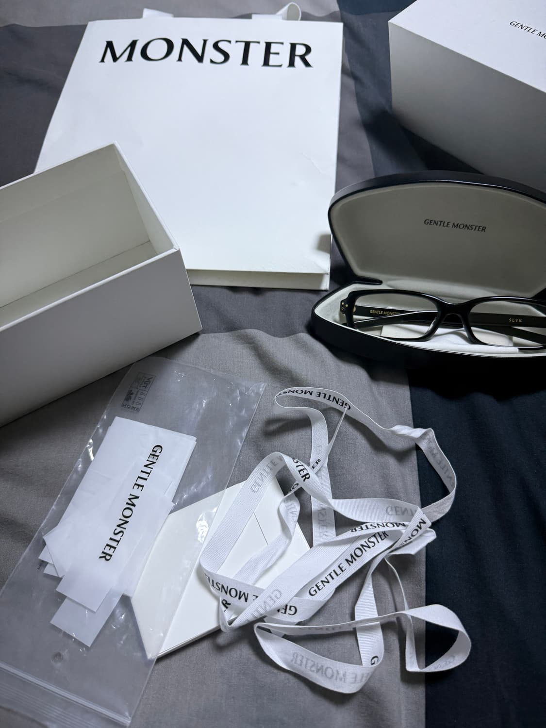 젠틀몬스터 슬릭 01(블랙) 상품이미지1