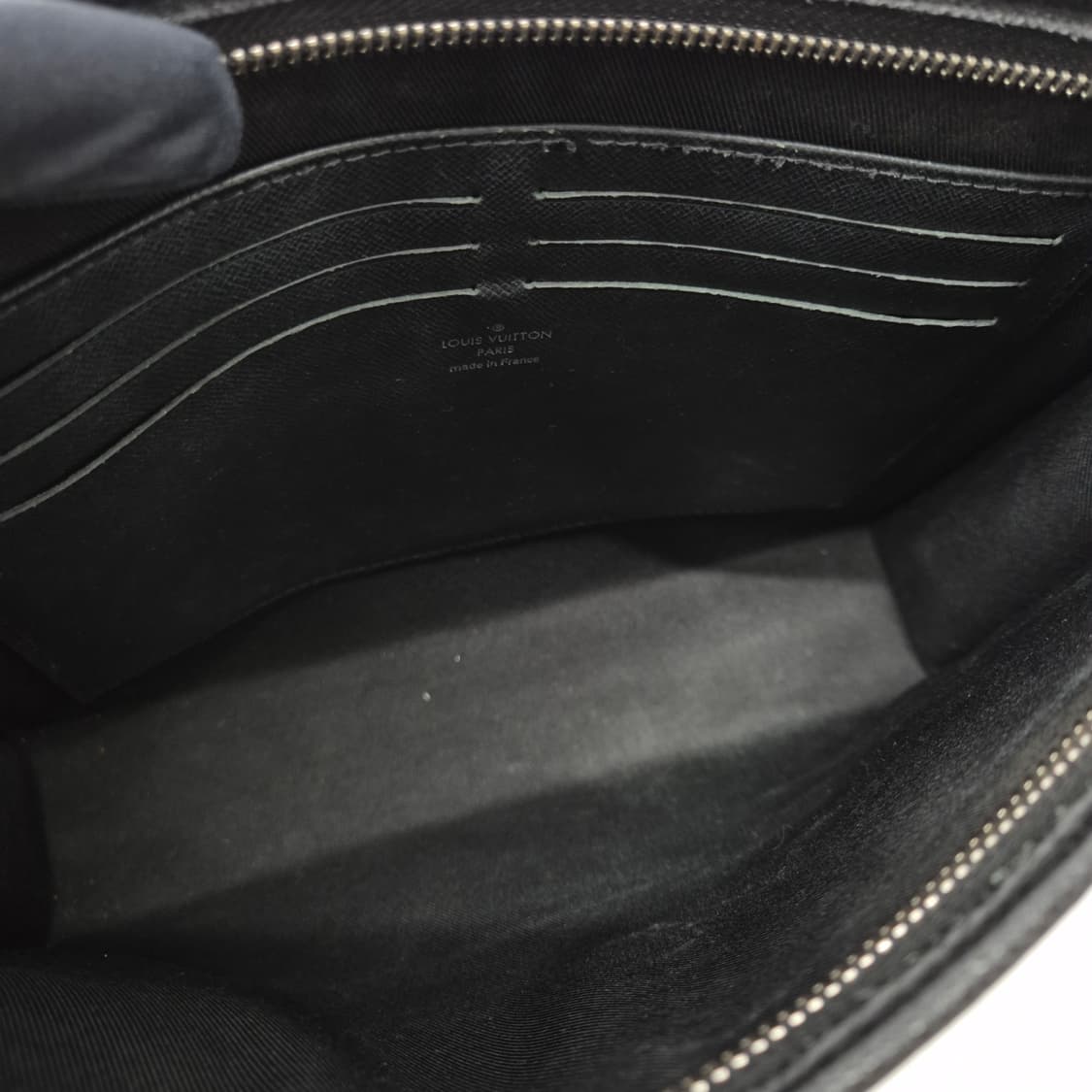 루이비통 LV 타이가 포쉐트 보야주 클러치백 블랙 (M30450) 상품이미지10