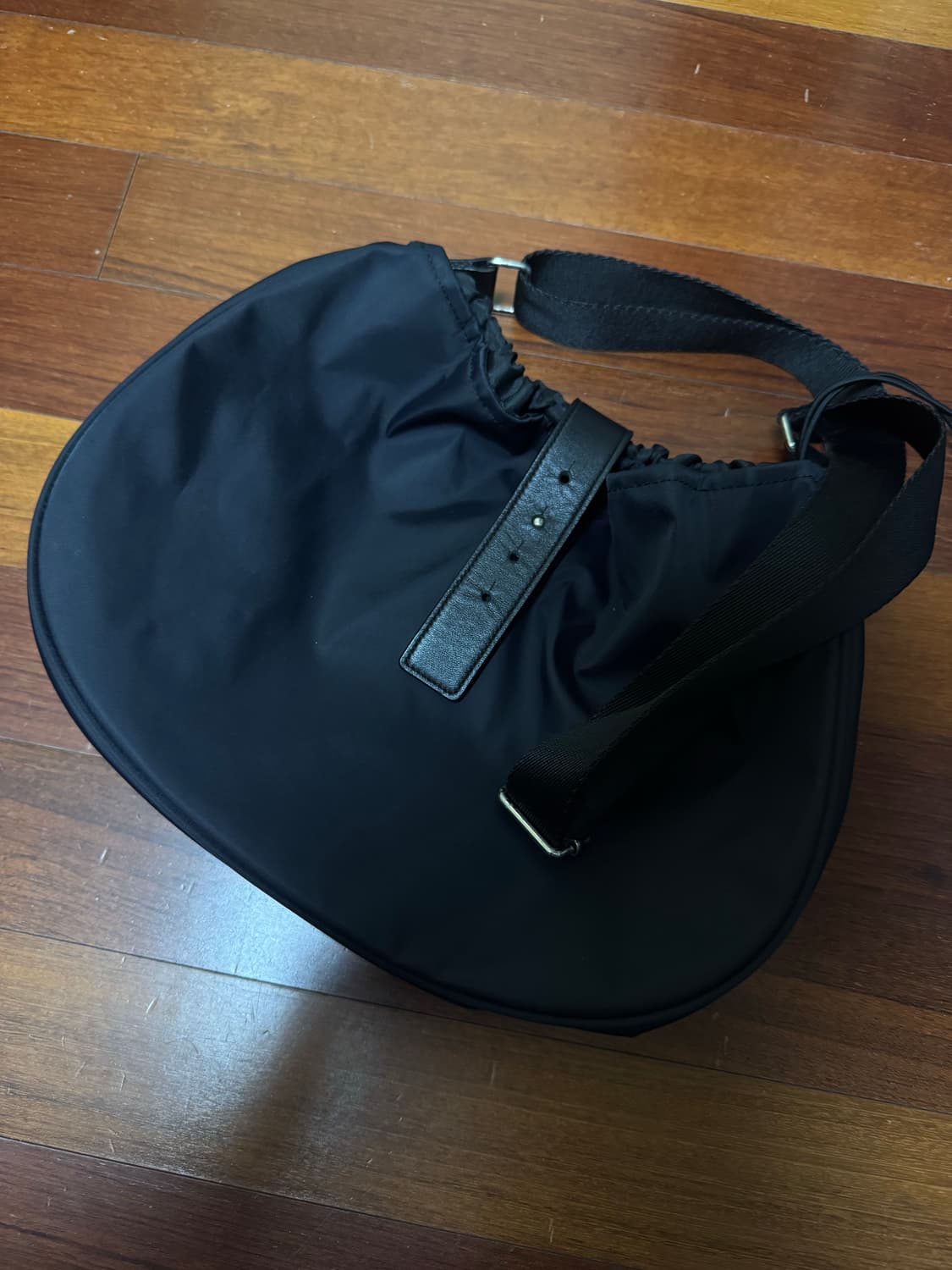 해칭룸 나일론 웨이비 백 (미들 사이즈) 상품이미지1