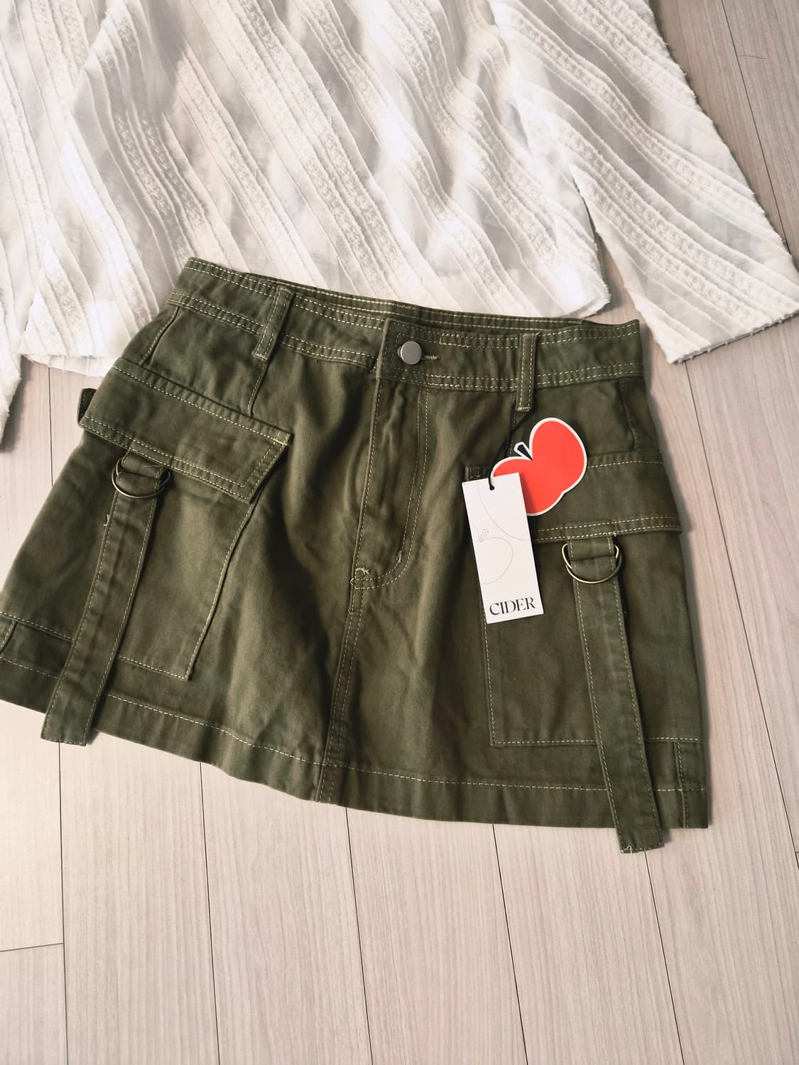 [새상품] 힙한 무드 가득! 사이다(CIDER) 카고 포켓 미니스커트 ( 상품이미지2