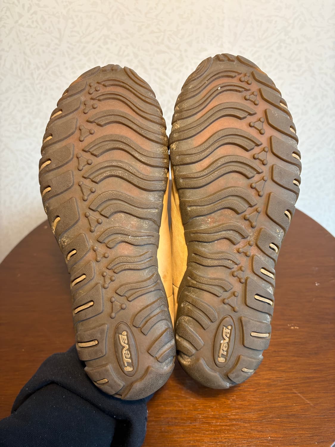 테바 빈티지 레더 목업 뮬 상품이미지5