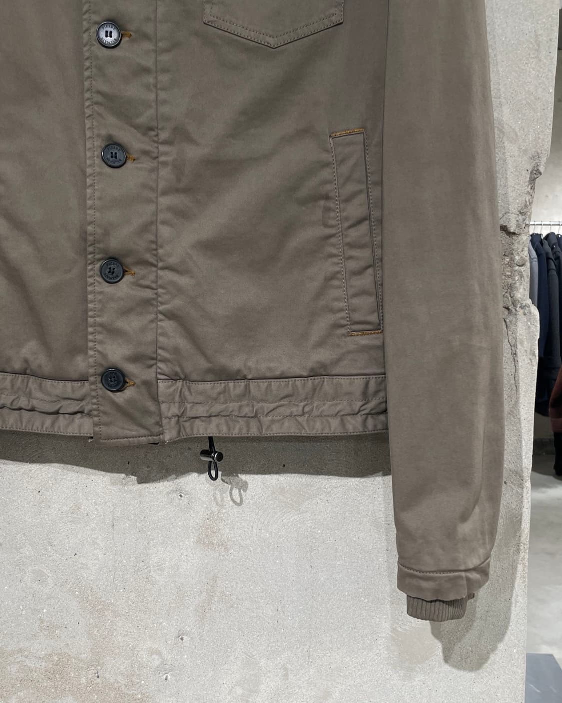 피에르 발망 카키 싱글 포켓 버튼 누빔 자켓 상품이미지5