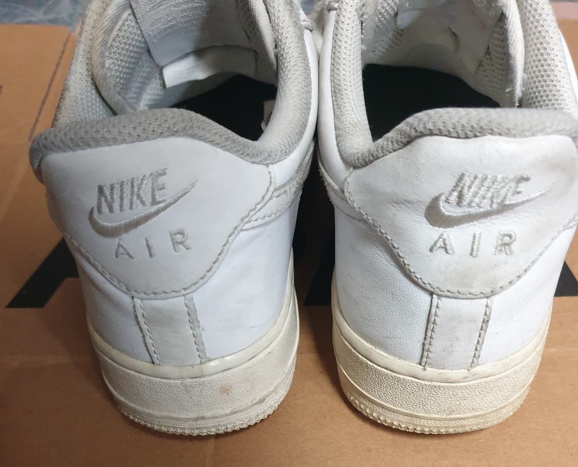 나이키 에어포스1 07 로우 스니커즈 화이트 (245) 상품이미지4