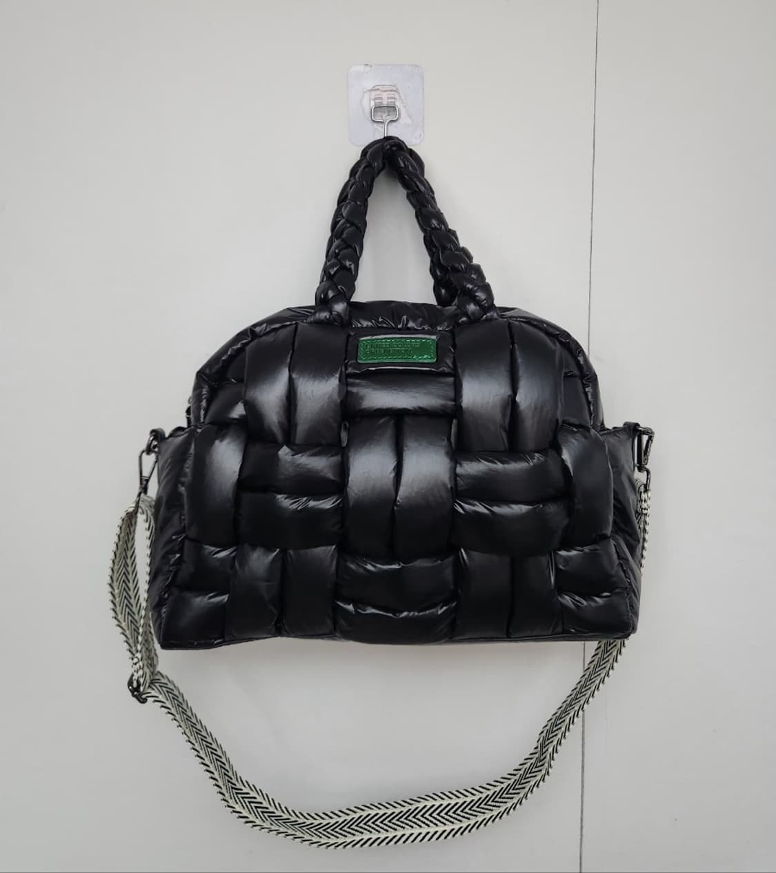[BENETTON 베네통] 퀄팅 패딩토트백 상품이미지1