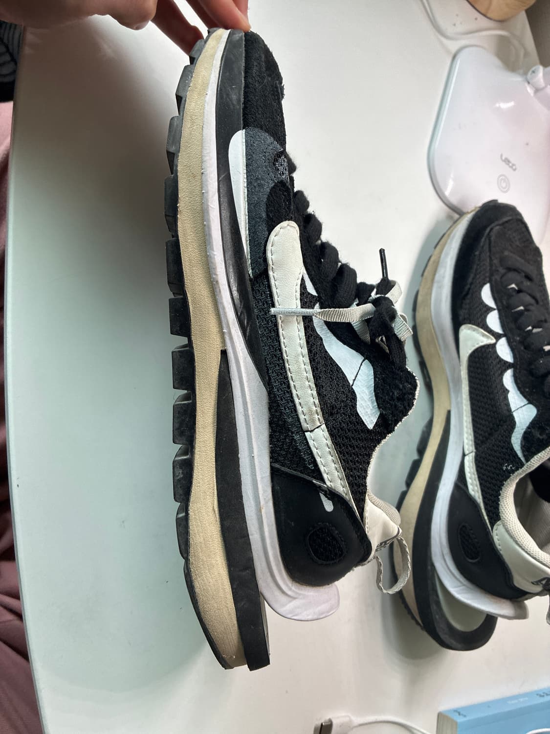 나이키 x 사카이 베이퍼와플 블랙 화이트 입니다!! 상품이미지1