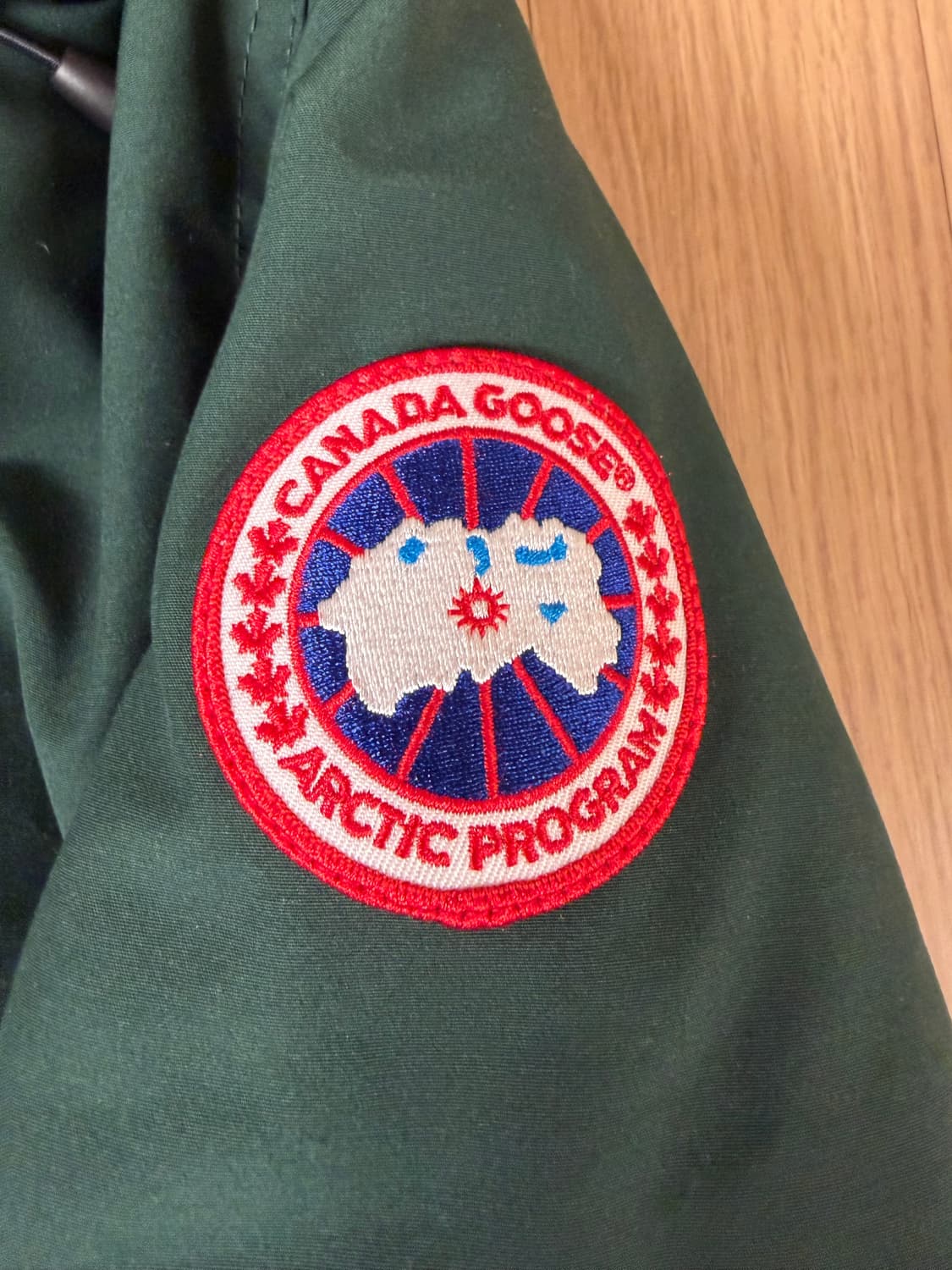 캐나다구스 트릴리움 진녹색 퓨전 M사이즈 판매합니다. 상품이미지8