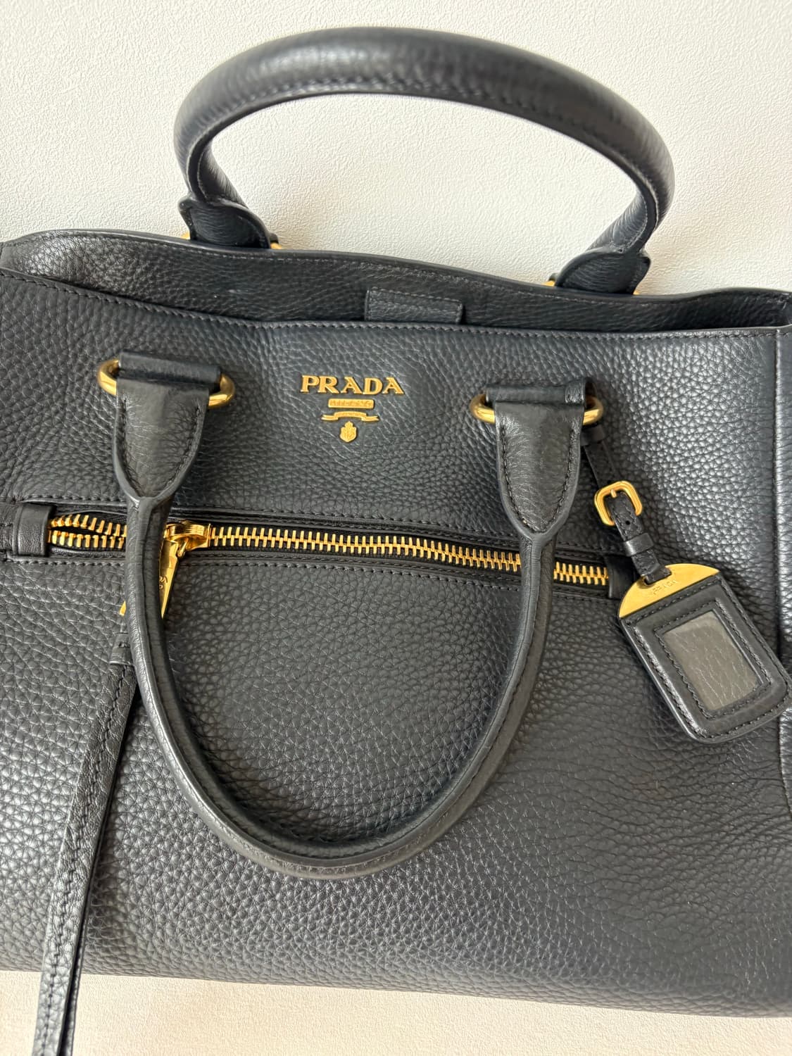 프라다 블랙 가죽 토트백 상품이미지3