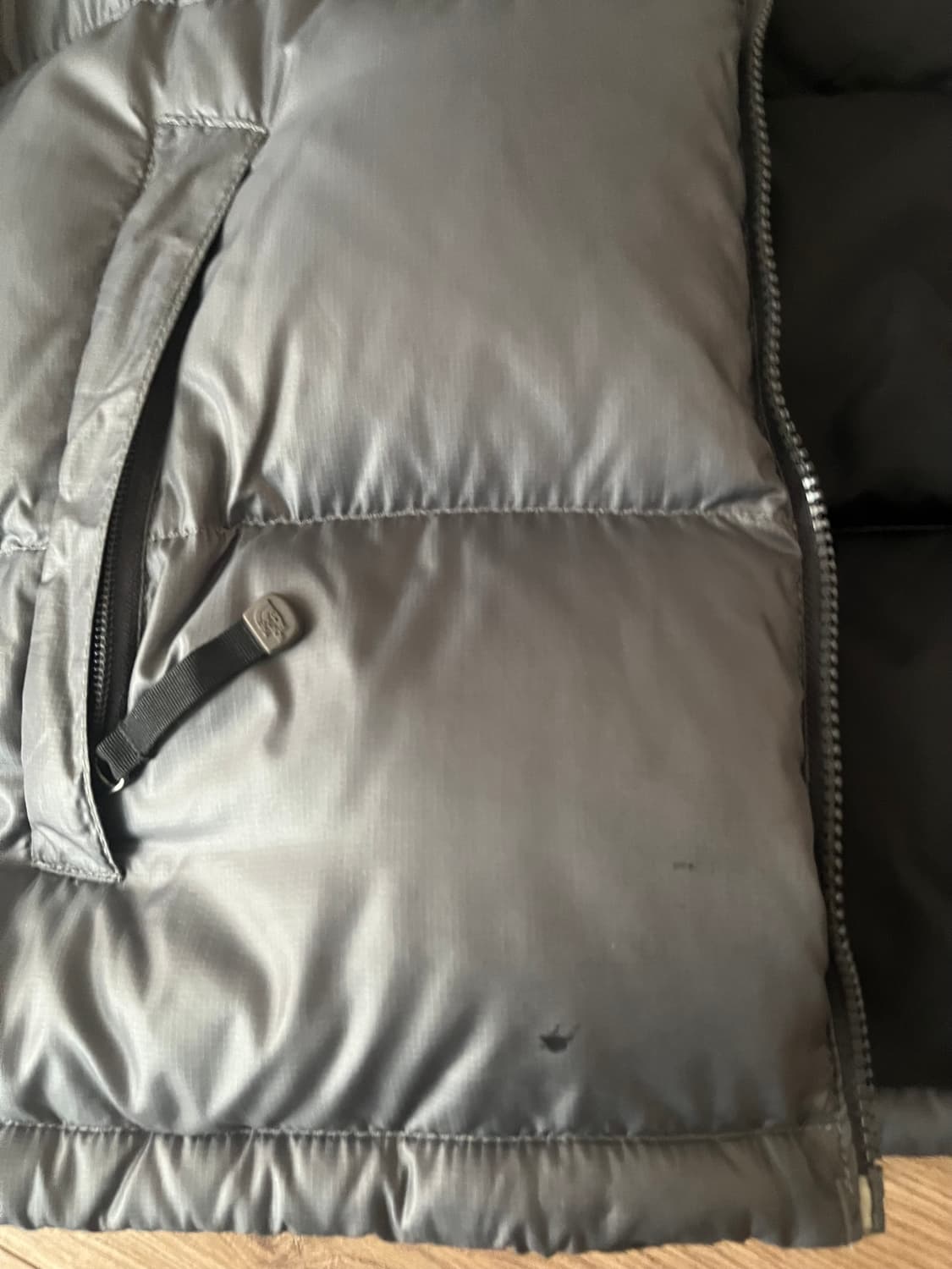 노스페이스 700 눕시 패딩 블랙/그레이 상품이미지4