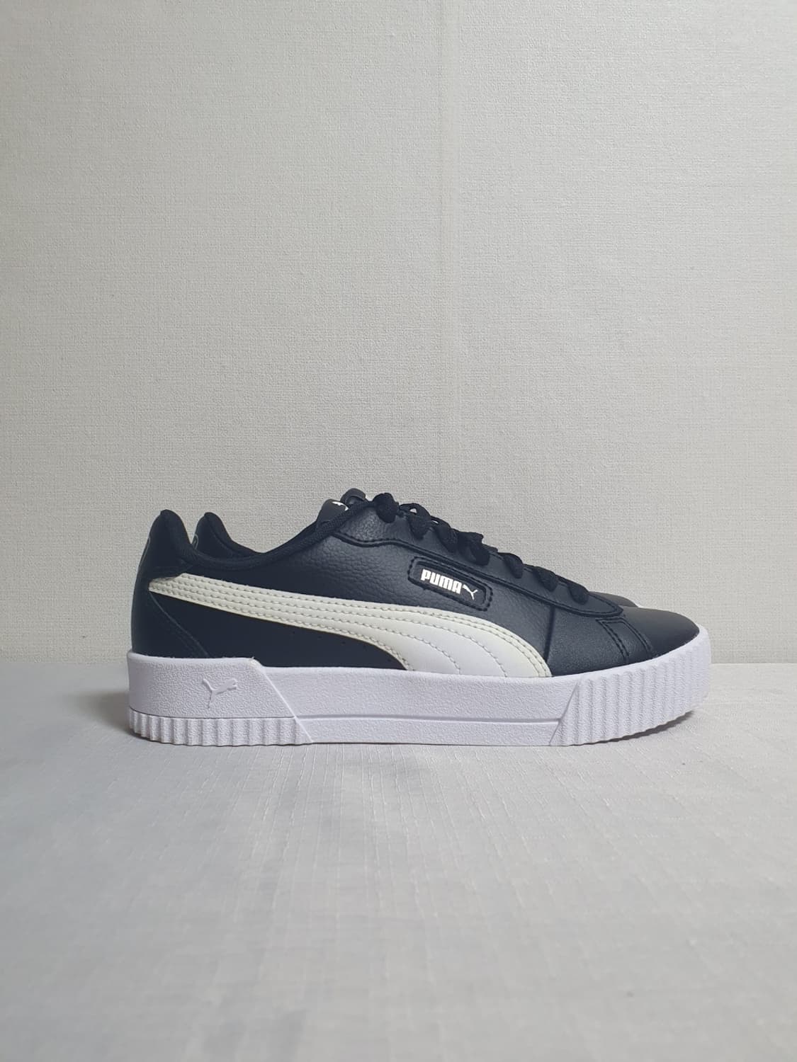 택포가 235mm 푸마 운동화 카리나 크루 블랙 스니커즈 상품이미지1