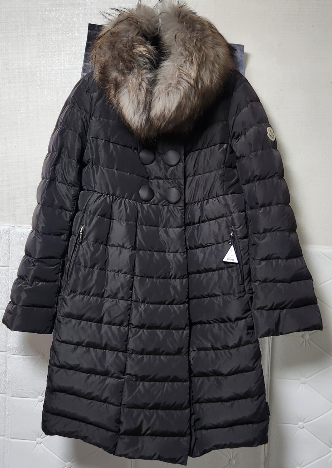 [정품 ] 몽클레어 패딩 다크브라운 사이즈 1 (여성용) 새상품급 한정판 상품이미지1