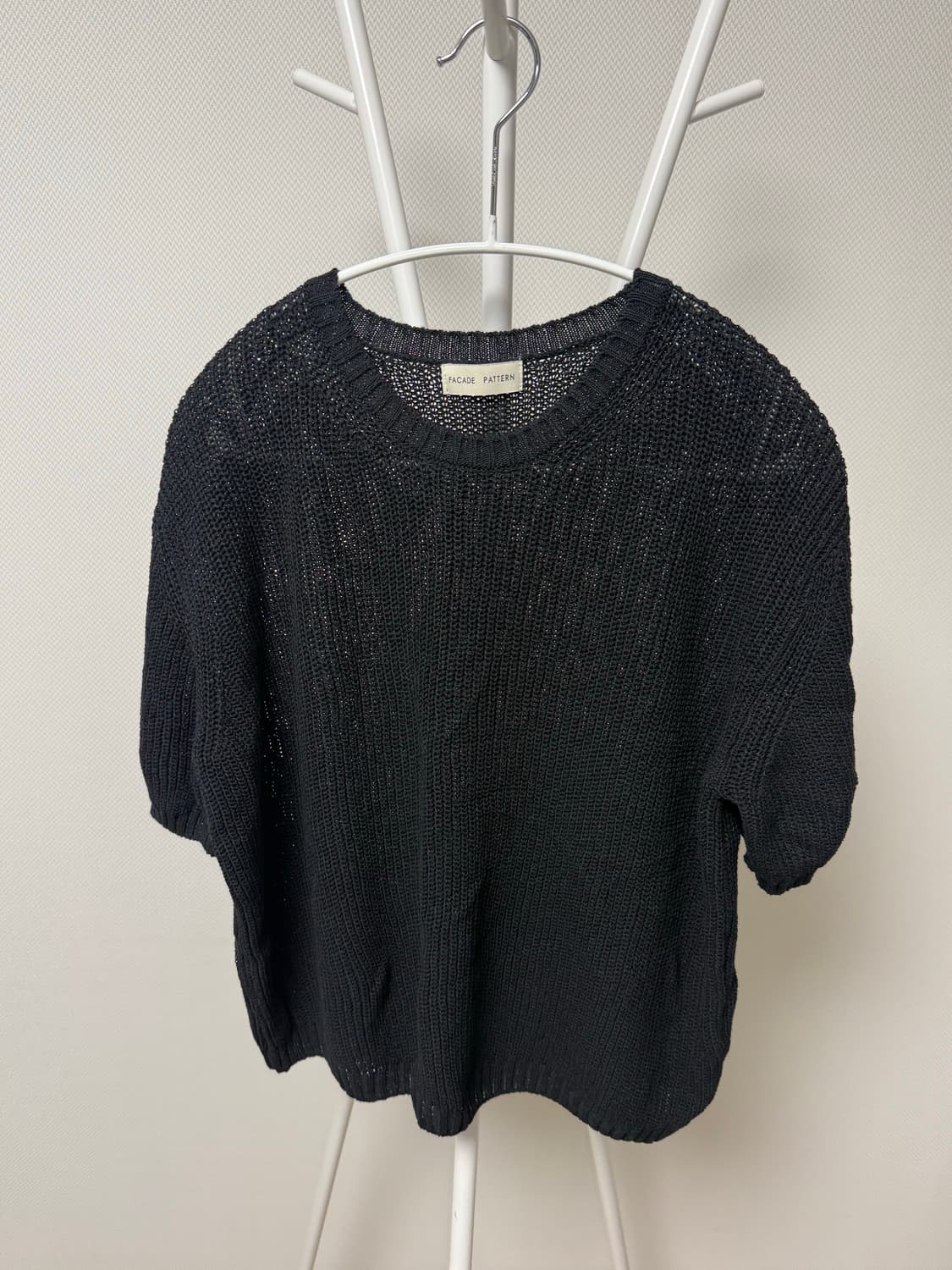 파사드패턴 페이퍼 하프슬리브 니트_black 상품이미지5
