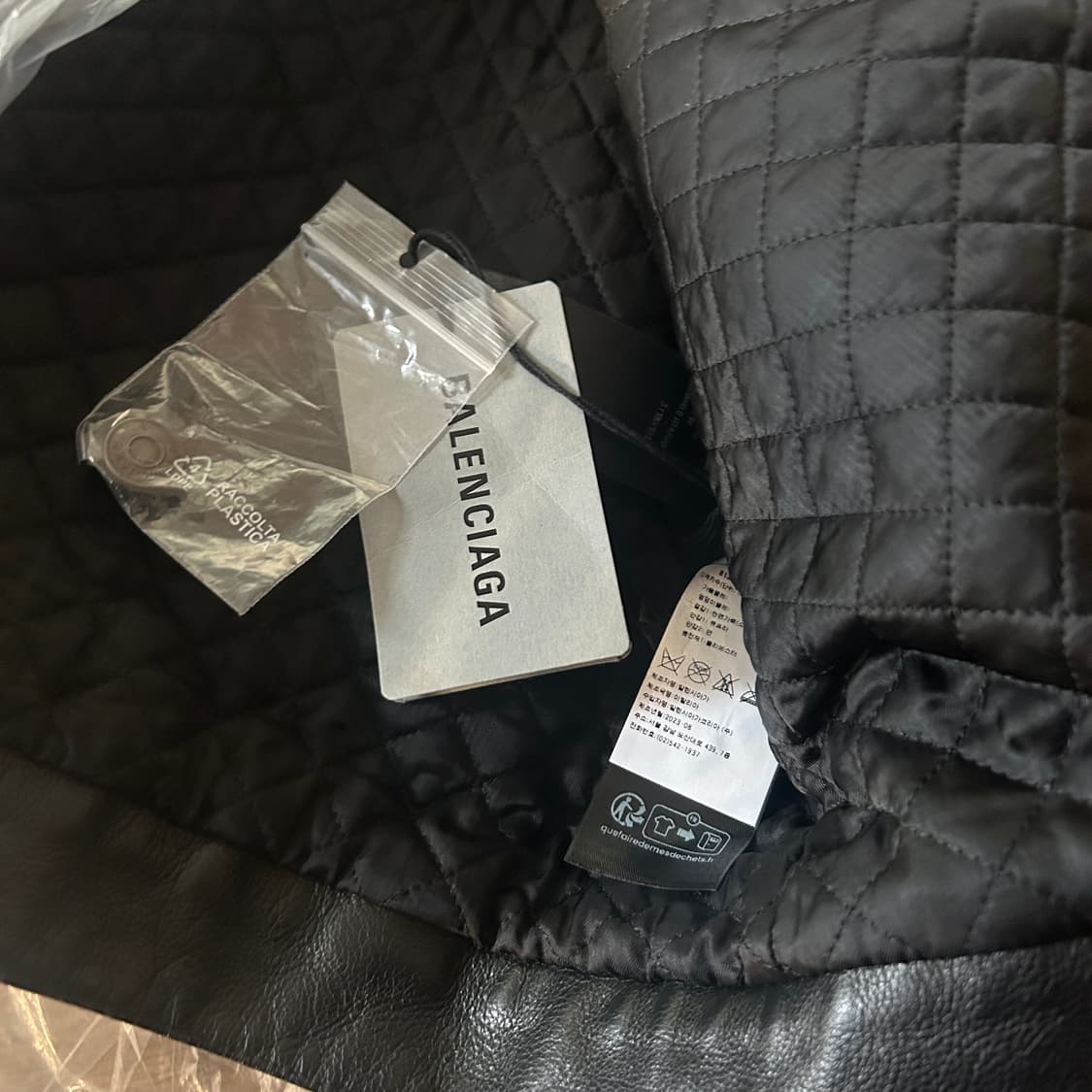 발렌시아가 디컨스트럭티드 레더 자켓 상품이미지10