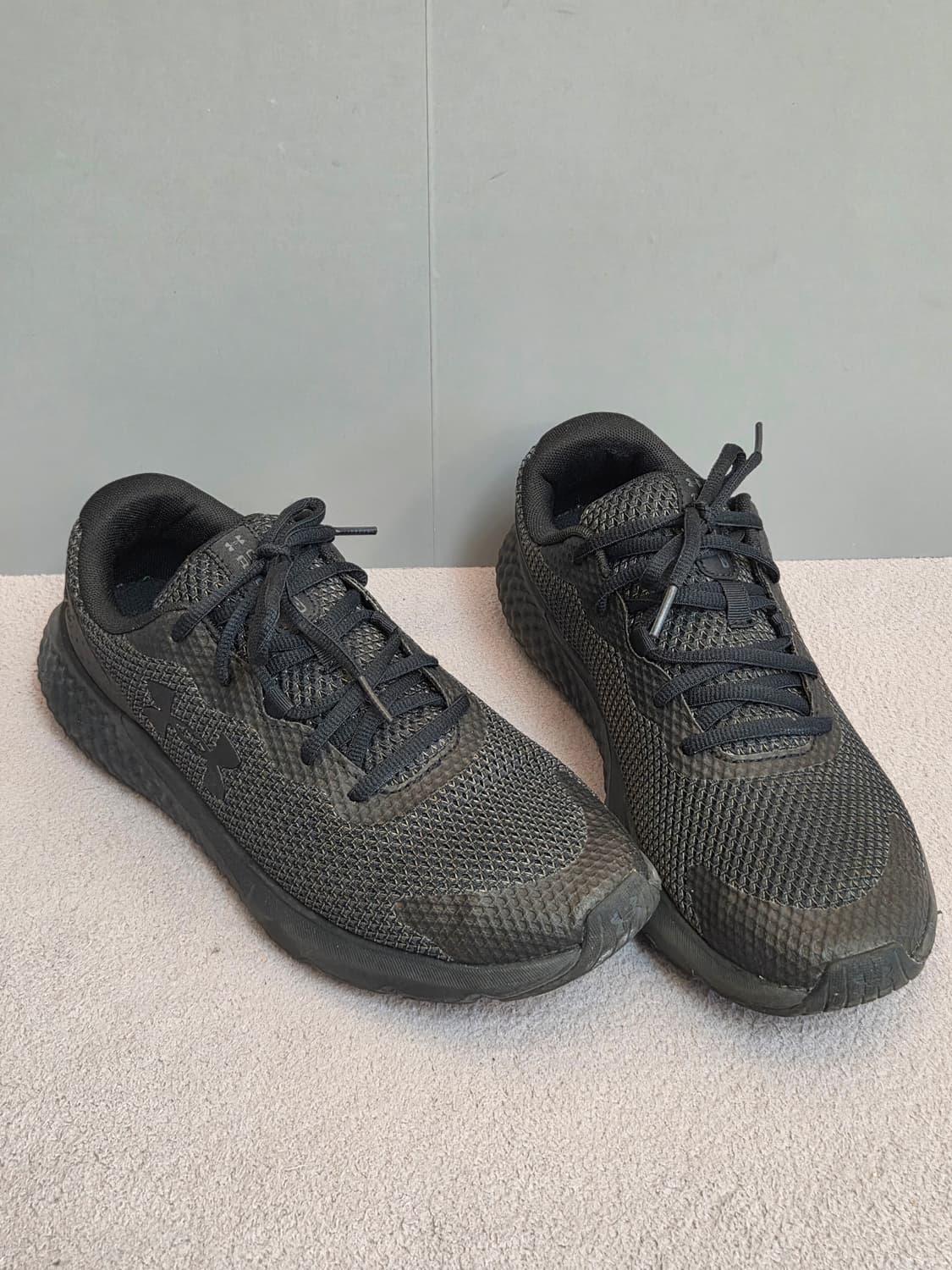 (265) 언더아머 차지드 러구3 블랙 운동화
 상품이미지1