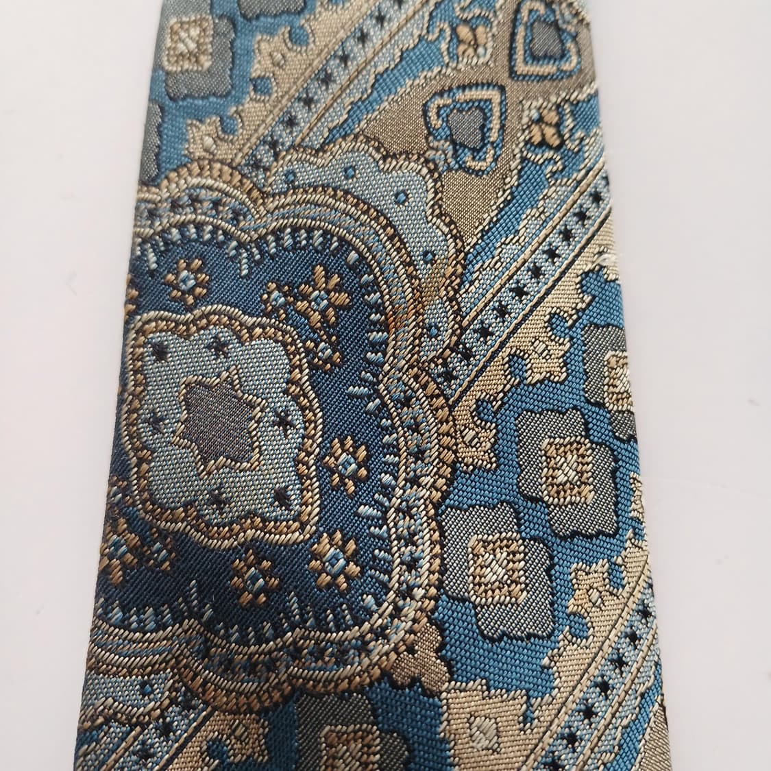 발렌시아가 실크 자카드 패턴 넥타이 9.2cm A등급 A18772
 상품이미지7