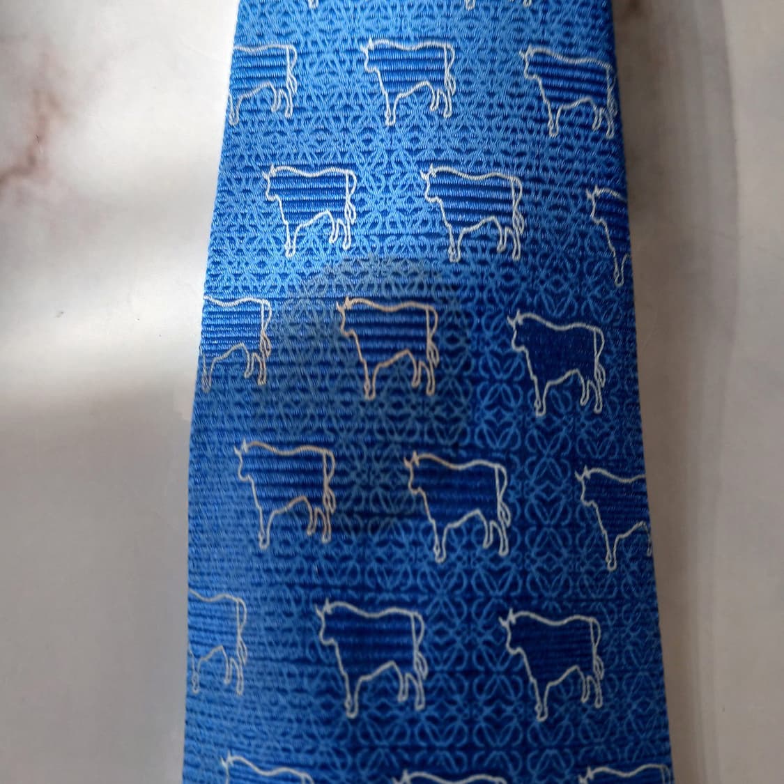 로에베 실크 블루 소 패턴 넥타이 9.9cm B등급 A19596
 상품이미지6