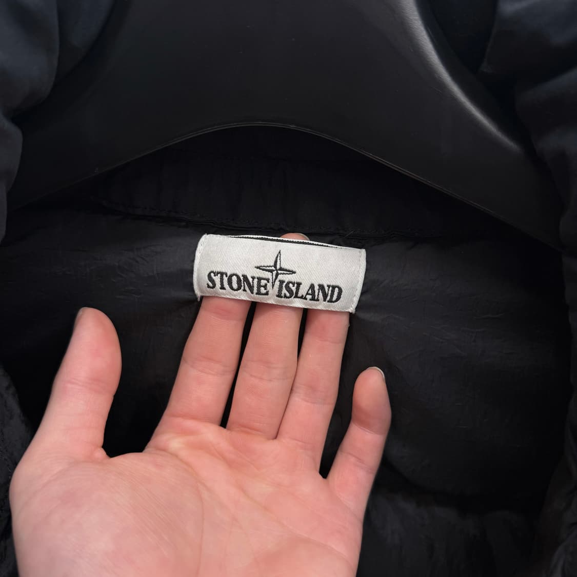[M] 스톤아일랜드 크링클랩스 논후드 패딩 블랙 상품이미지4