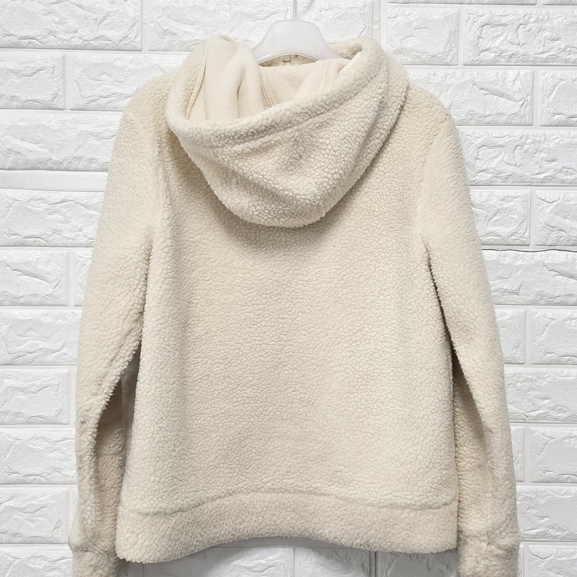 택포// 게스 후리스 XS 아이보리 상품이미지4