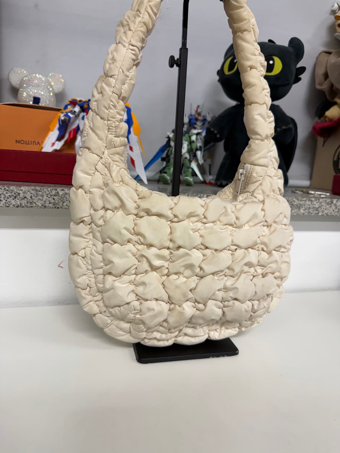 정품) COS 코스 퀼티드 미니 구름백  상품이미지2