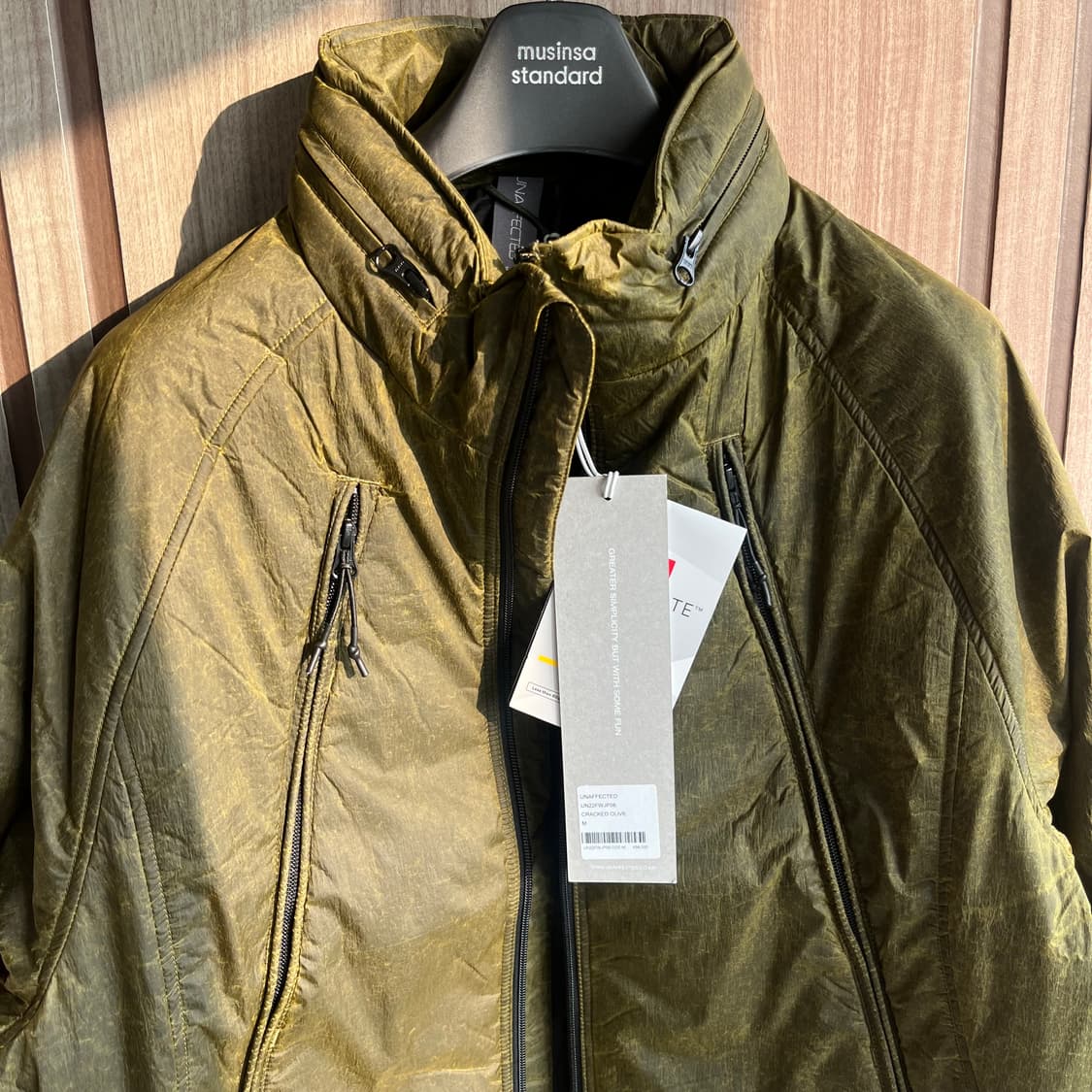 [새상품]언어펙티드 패디드 오블리크 집 점퍼 크랙올리브 상품이미지3