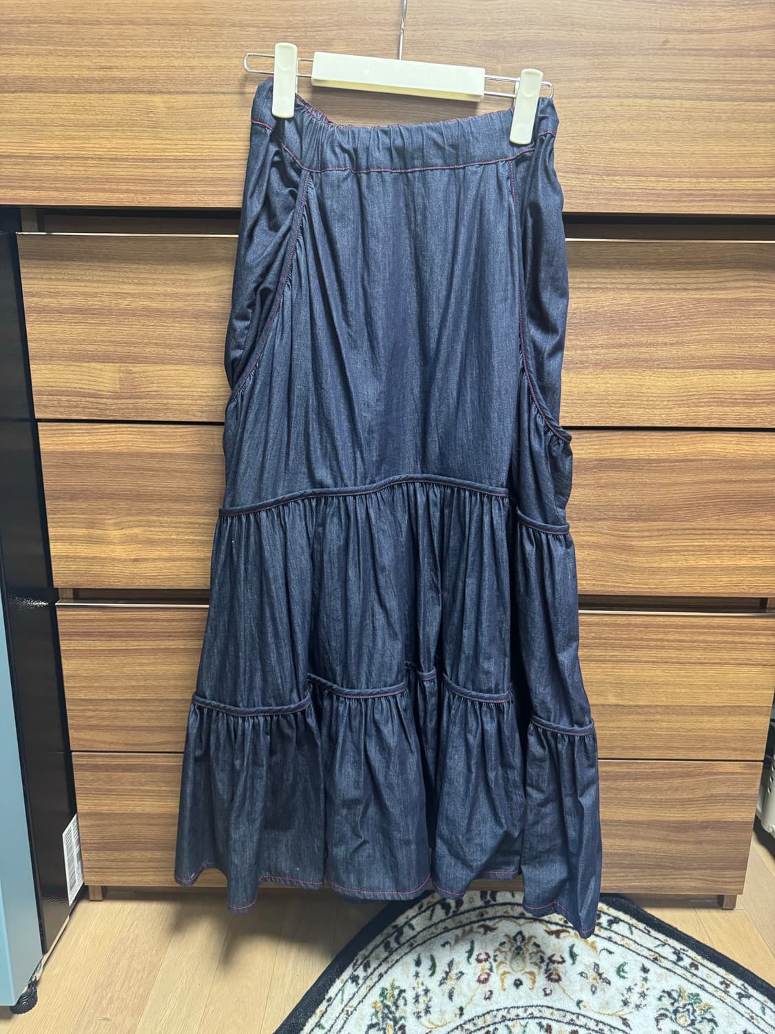 로액슈얼 레드 스티치 데님 티어드 스커트 상품이미지6