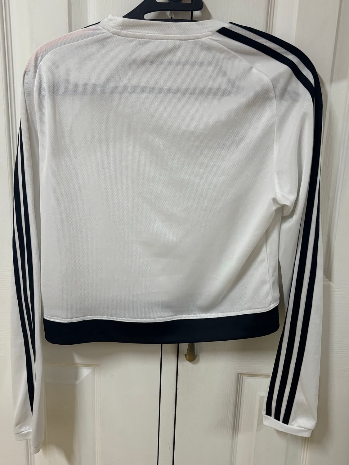 아디다스 흰검 크롭 롱슬리브 상품이미지3