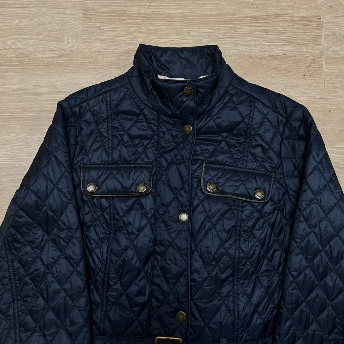 바버 여성 폴라퀸트 벨티드 퀼팅자켓 [네이비] 34 상품이미지2