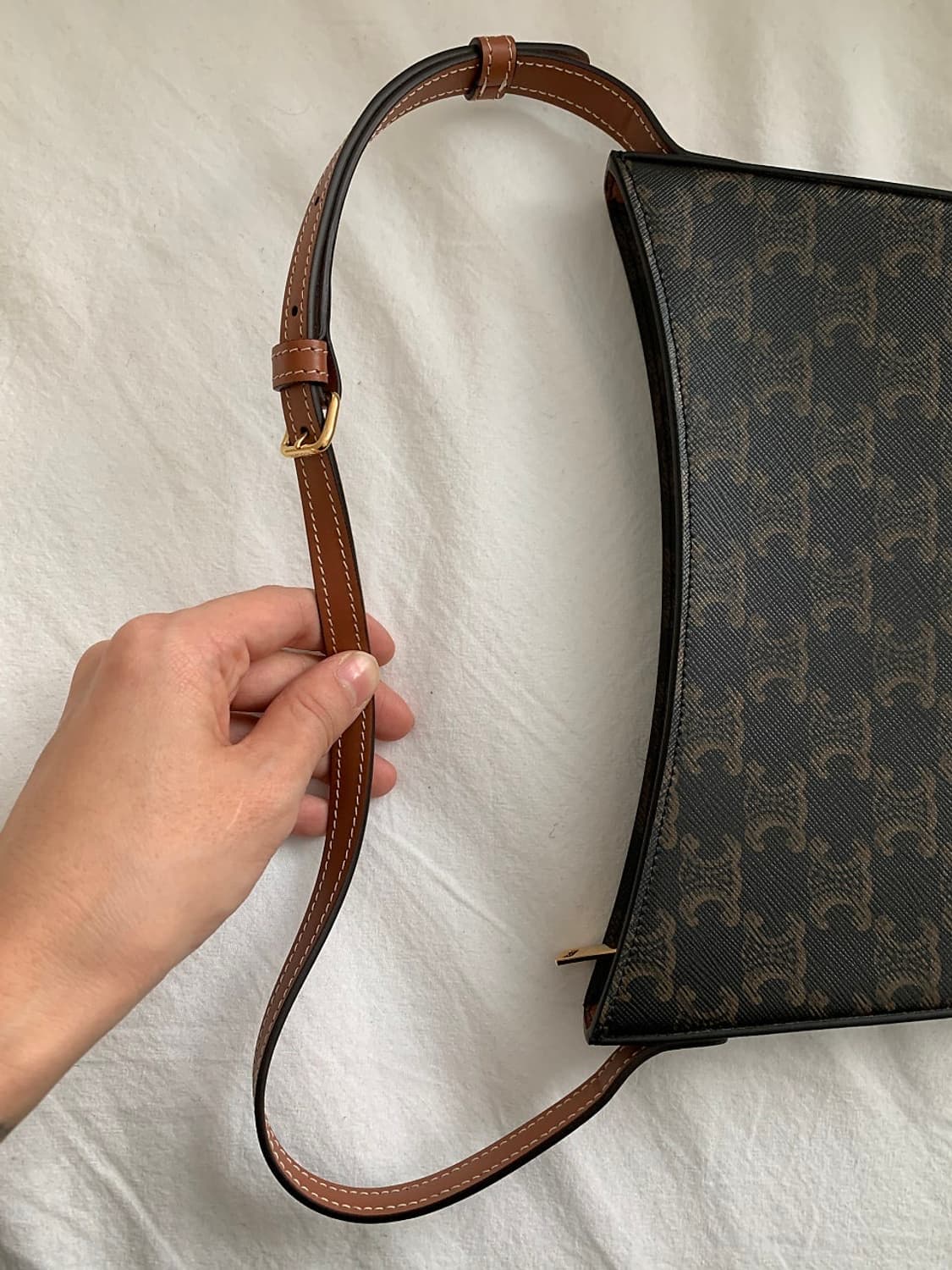 셀린느 트리오페 크로크 숄더백 상품이미지7