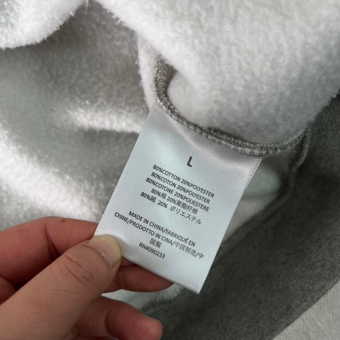 105 피오갓 에센셜 백로고 맨투맨 상품이미지7