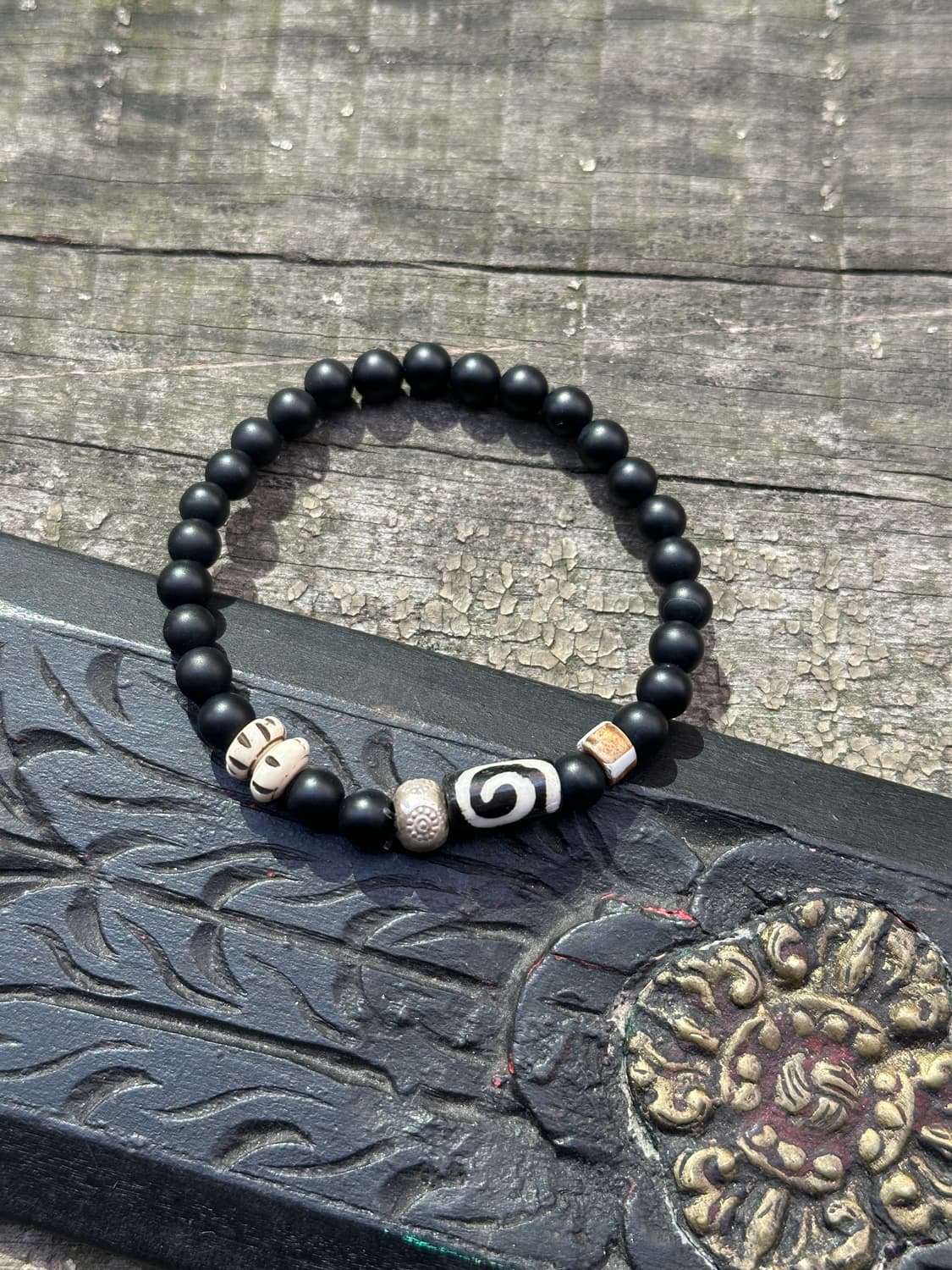 Musta Black Spiral Totem Bracelet 상품이미지2