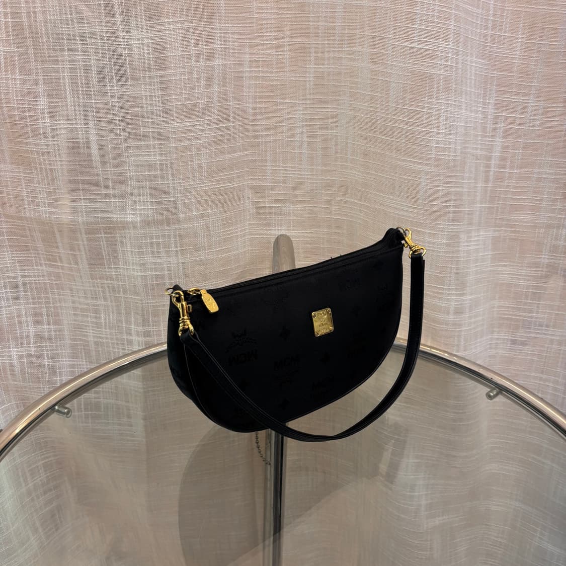 정품 MCM 반달 미니백     상품이미지2