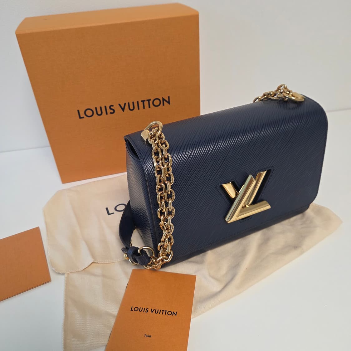 LOUISVITTON 루이비통 정품 트위스트 MM 금장 네이비 숄더 토트 상품이미지9