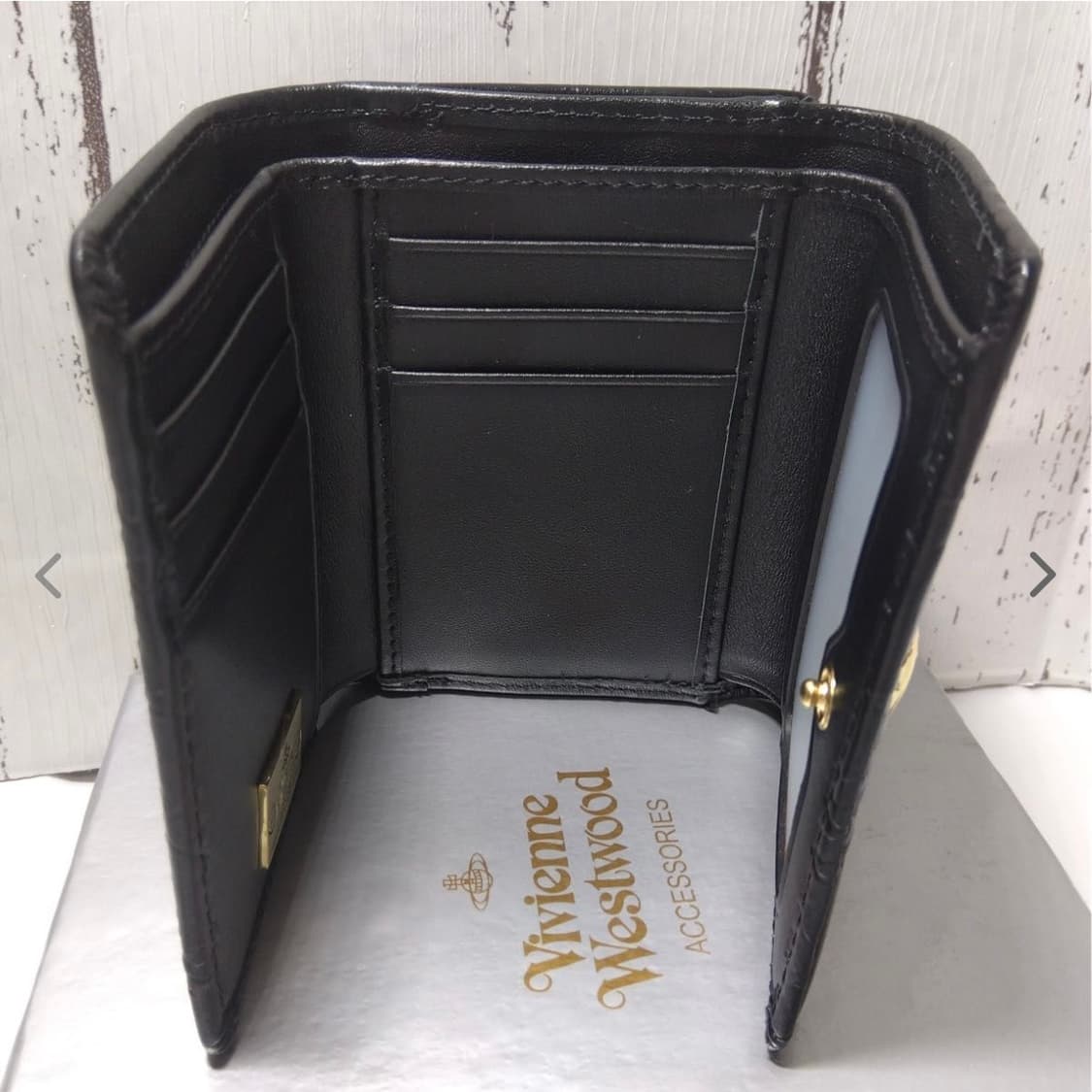 비비안웨스트우드 아카이브 무광 펀칭 레더 금장 orb 하프월렛 반지갑 상품이미지9