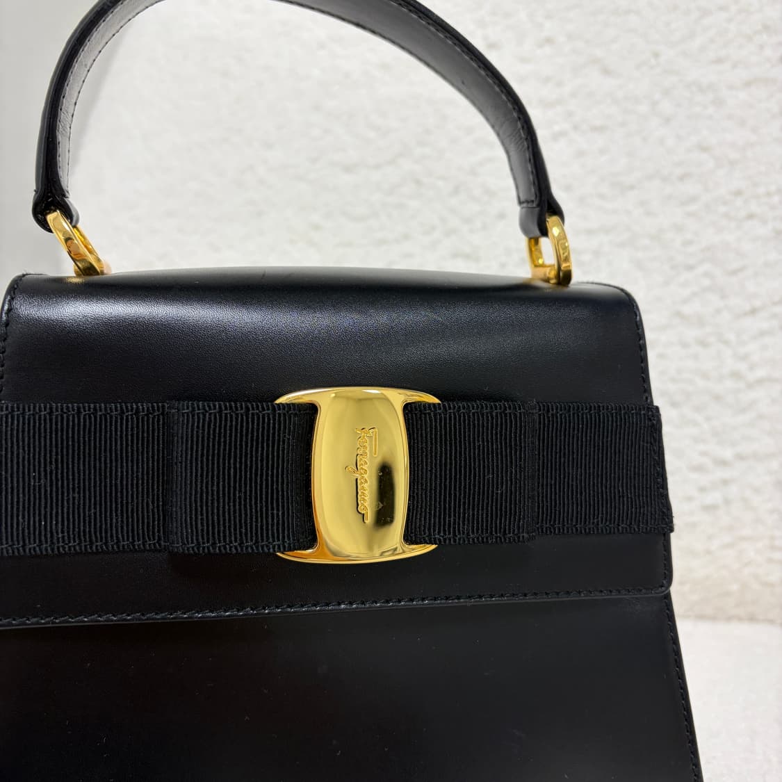 페라가모 바라 리본 블랙 미니 토트백 상품이미지3