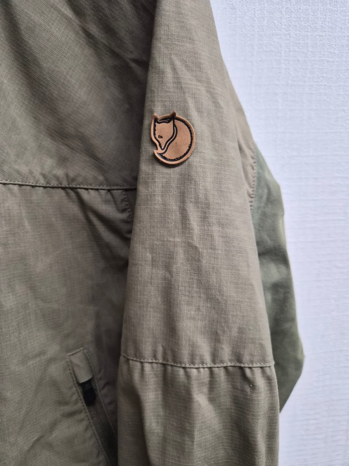 XL) 피엘라벤 아비스코 라이트 트레킹 자켓 팝니다 상품이미지3