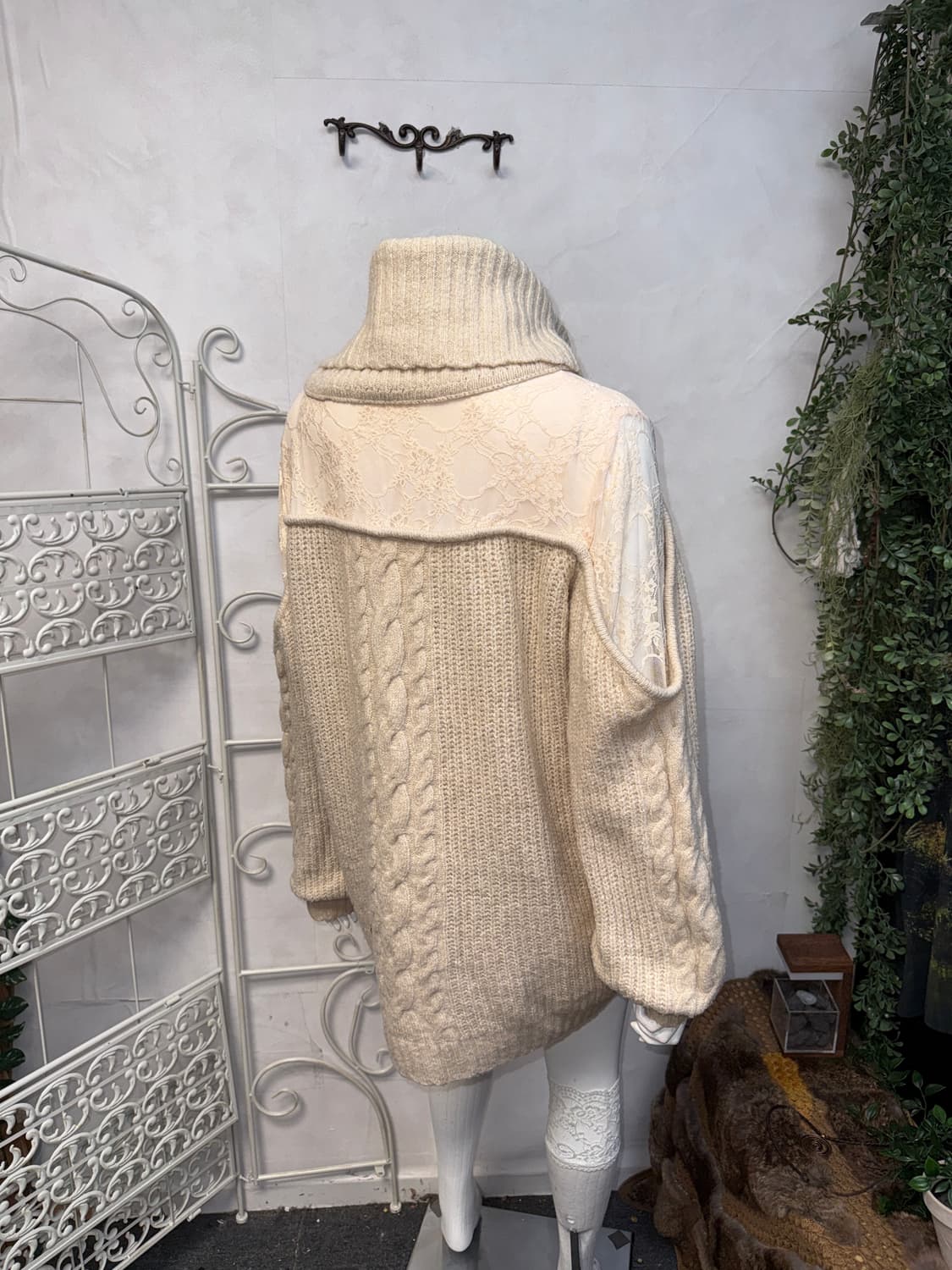 Ivory lace layered ribbon turtleneck ops 상품이미지3