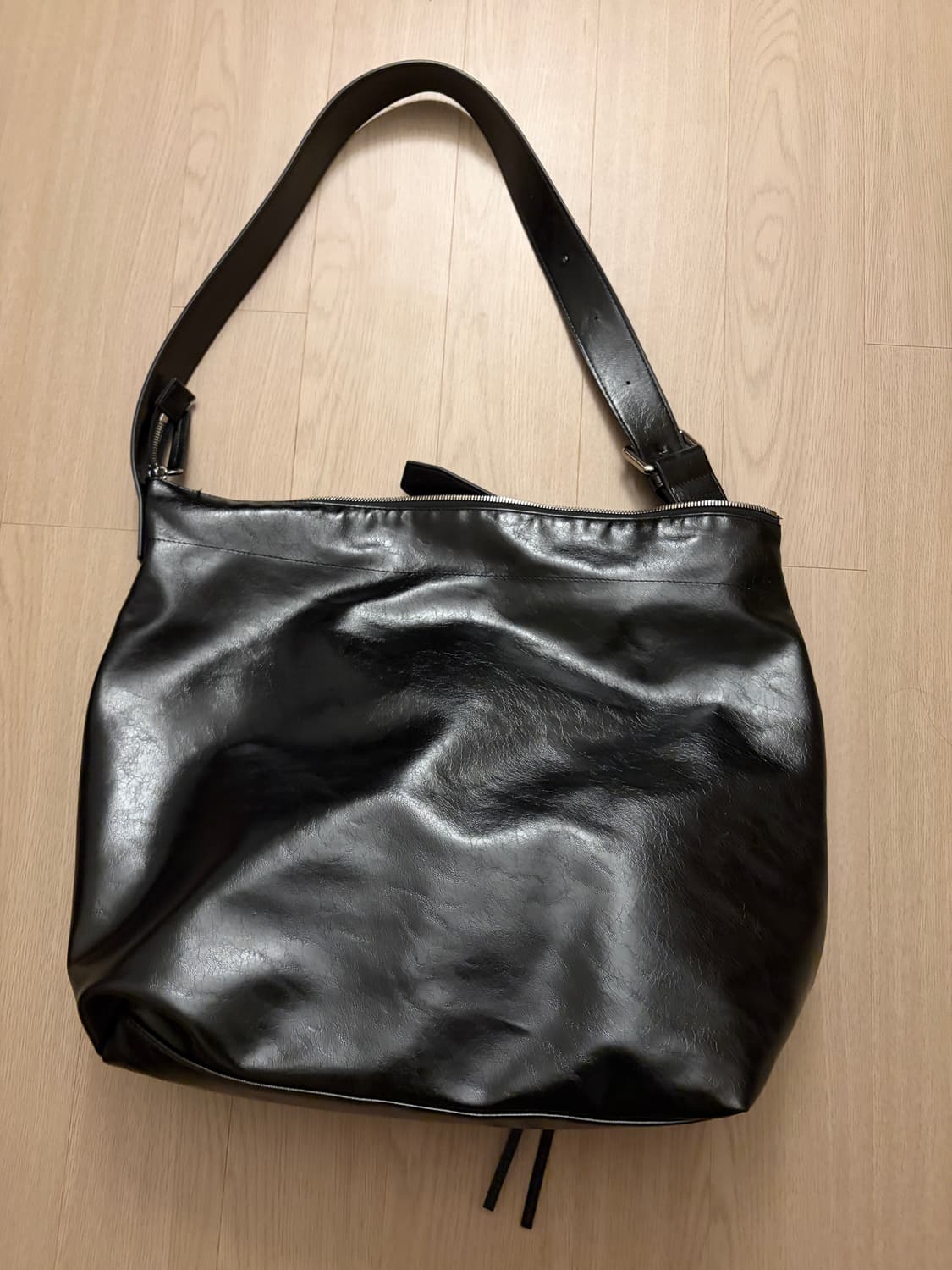 matin kim 마뗑킴 셔링 빅 포켓 크로스백 black 상품이미지3