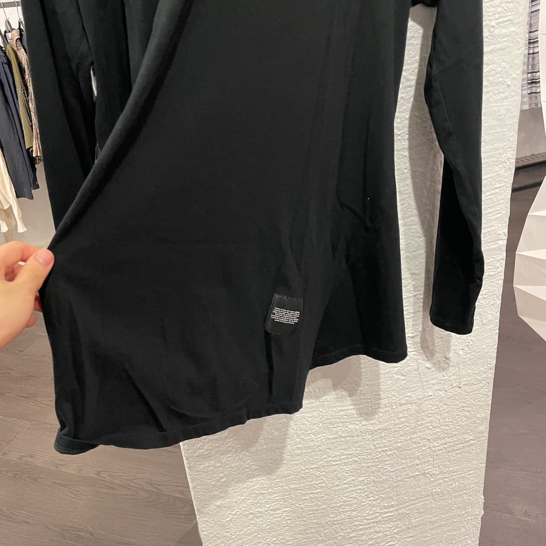 율리우스 비대칭 디테일 롱슬리브 상품이미지2