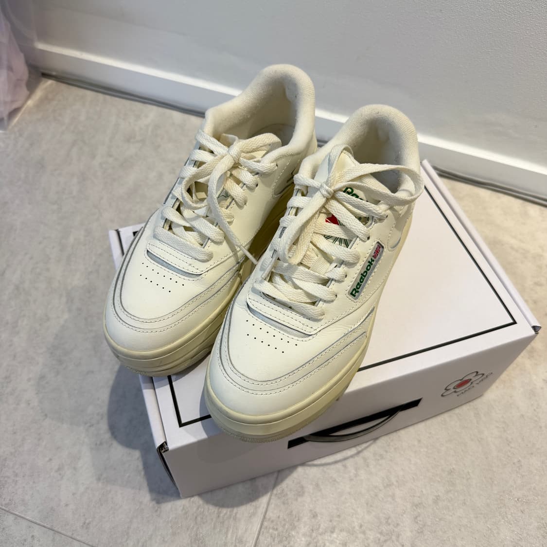 리복 클럽 C 엑스트라 크림컬러 스니커즈 235사이즈 상품이미지4