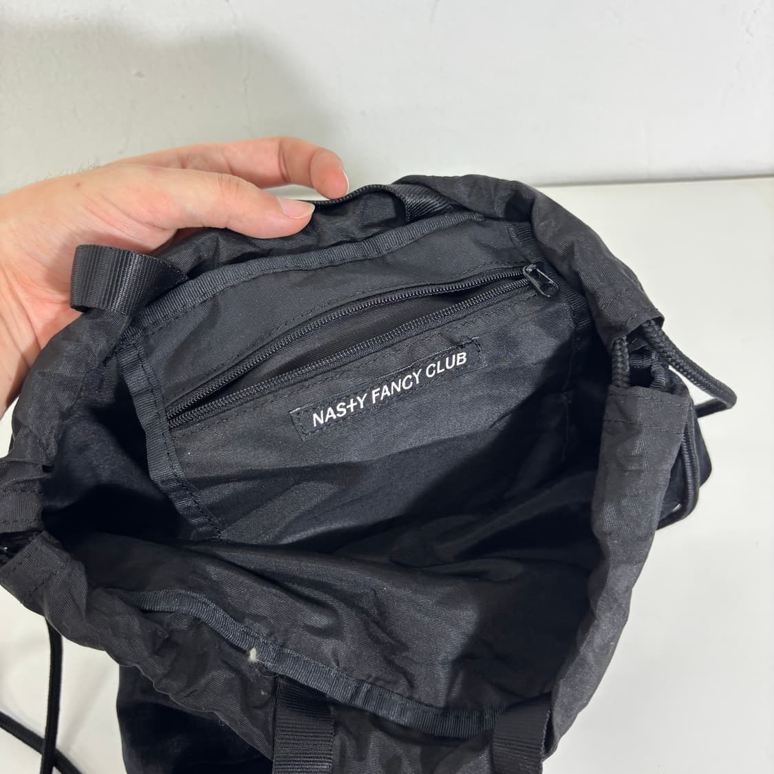 OS 네스티킥 블랙 벨벳 팬시백팩 상품이미지3