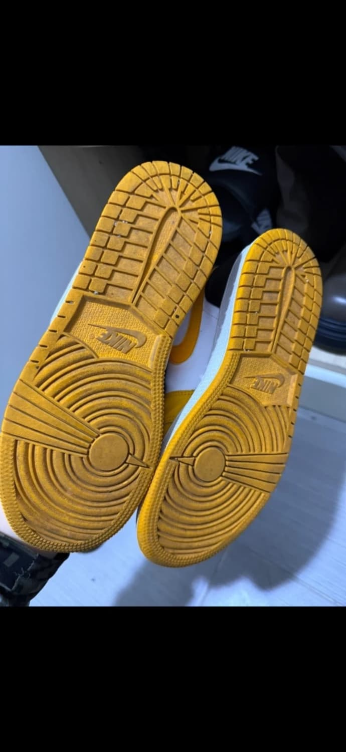 나이키 에어 조던 1 로우 옐로우 250mm 상품이미지4