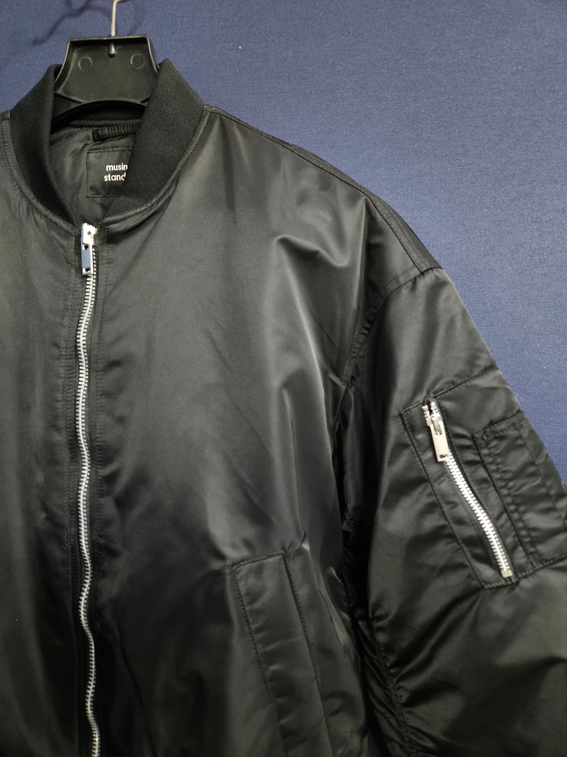 무신사 스탠다드 블랙컬러 남성 세미오버핏 95~100 항공점퍼 자켓  상품이미지4